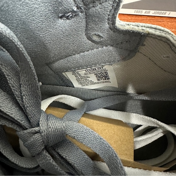 Jordan 1 Retro High OG Stealth Size 11 - Picture 7 of 8